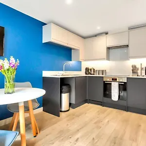  Apartment St Pauls